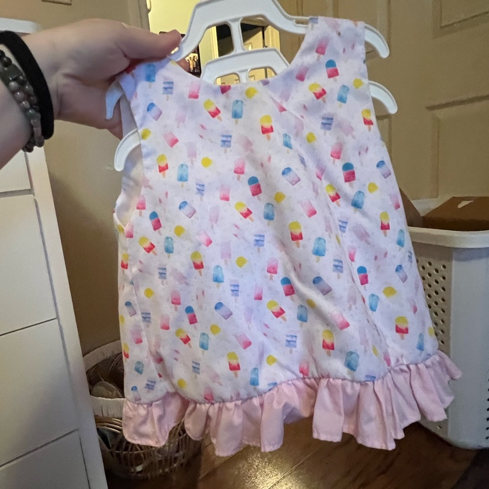 Set of 3 shorts outfits for baby girl. 24m.
